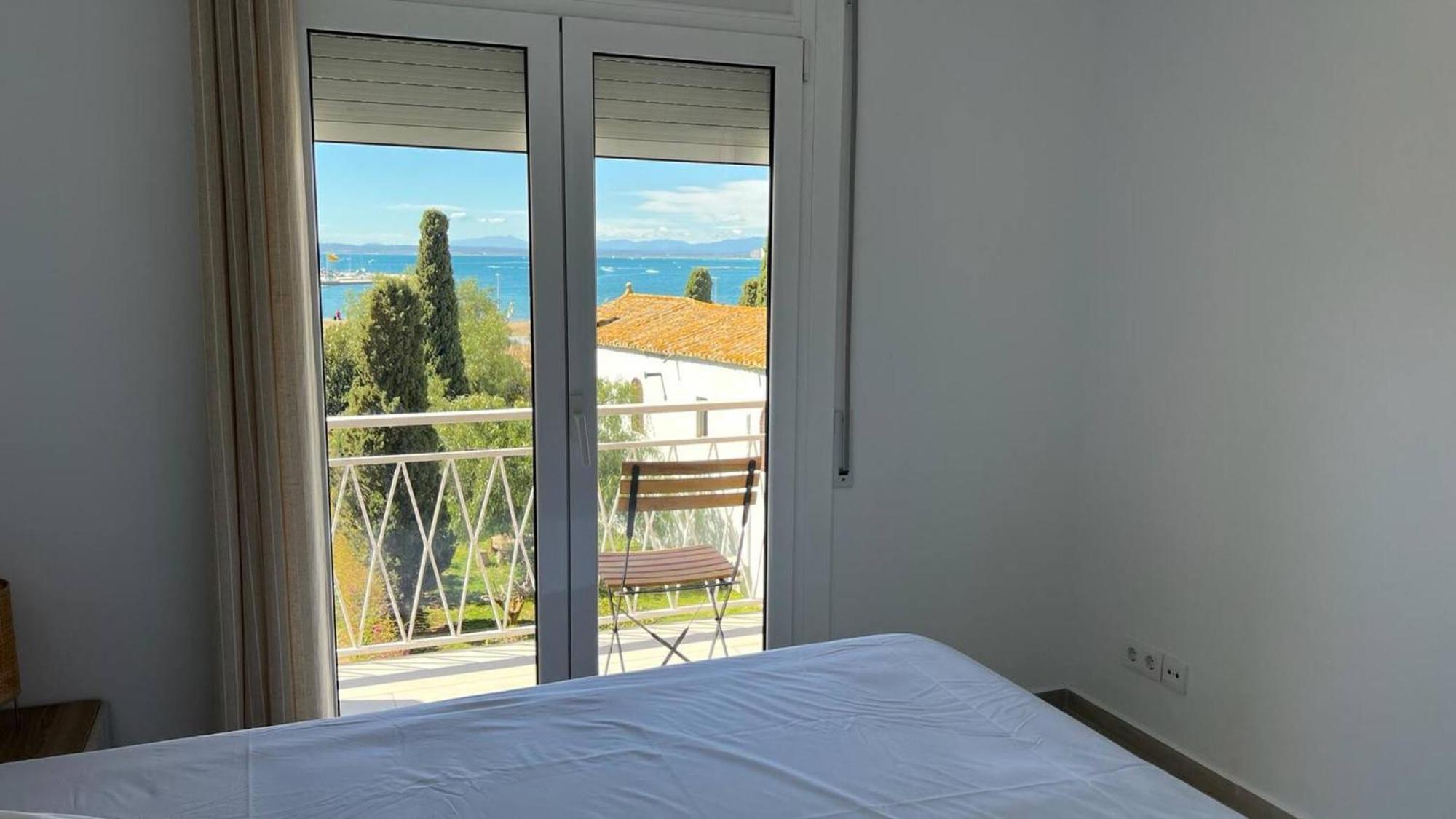 Apartamento Frente Al Mar Roses Buitenkant foto