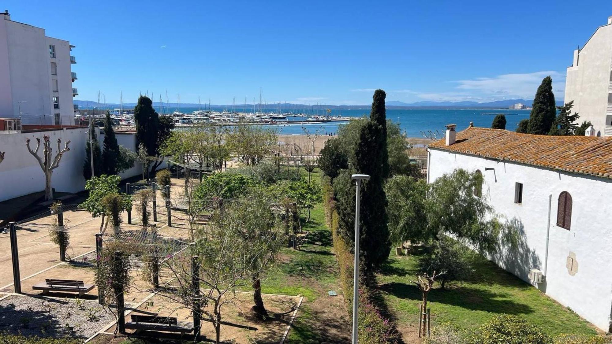 Apartamento Frente Al Mar Roses Buitenkant foto