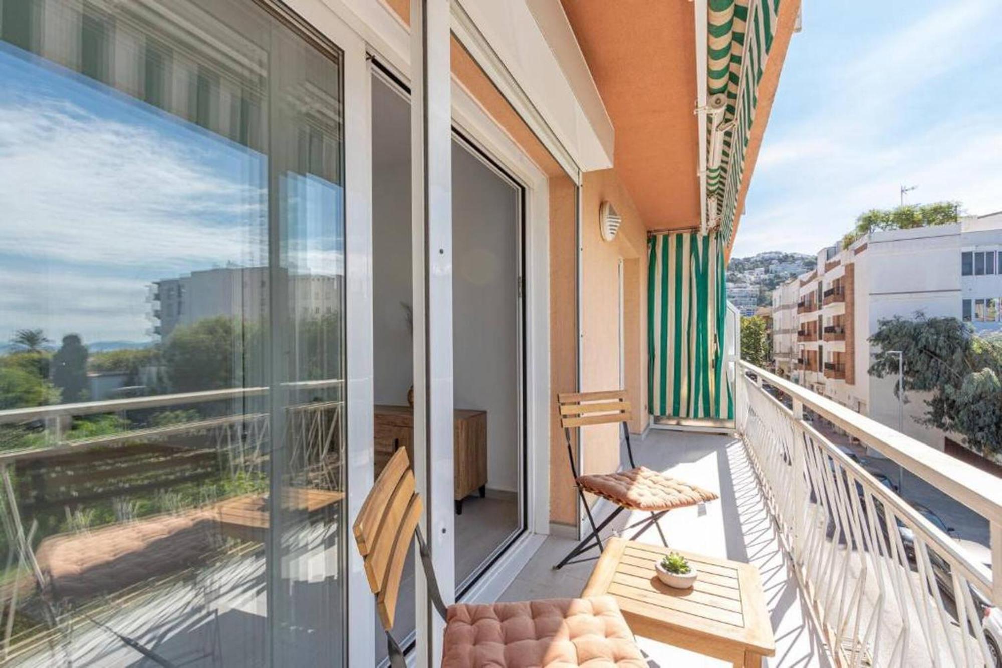 Apartamento Frente Al Mar Roses Buitenkant foto