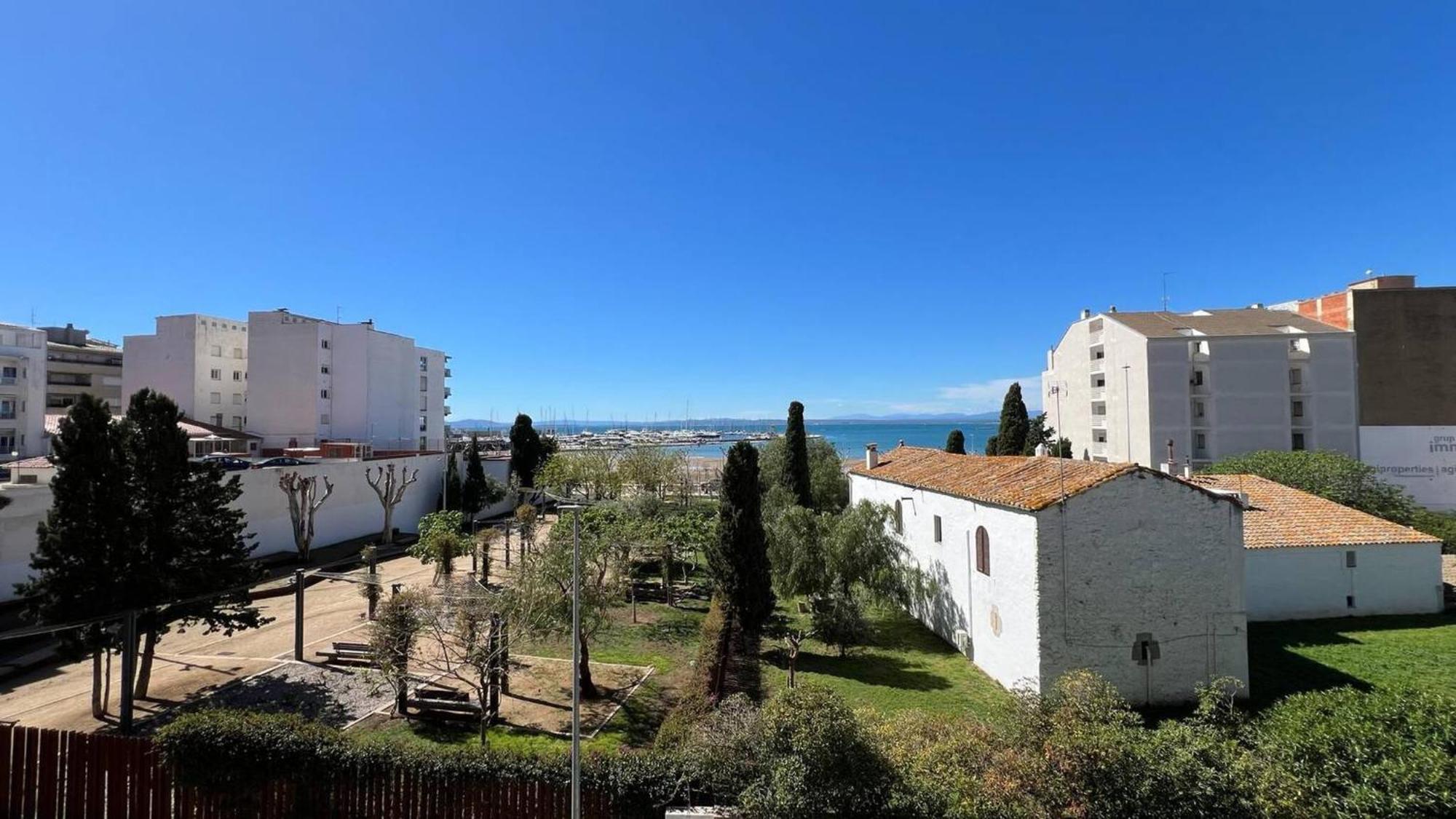Apartamento Frente Al Mar Roses Buitenkant foto