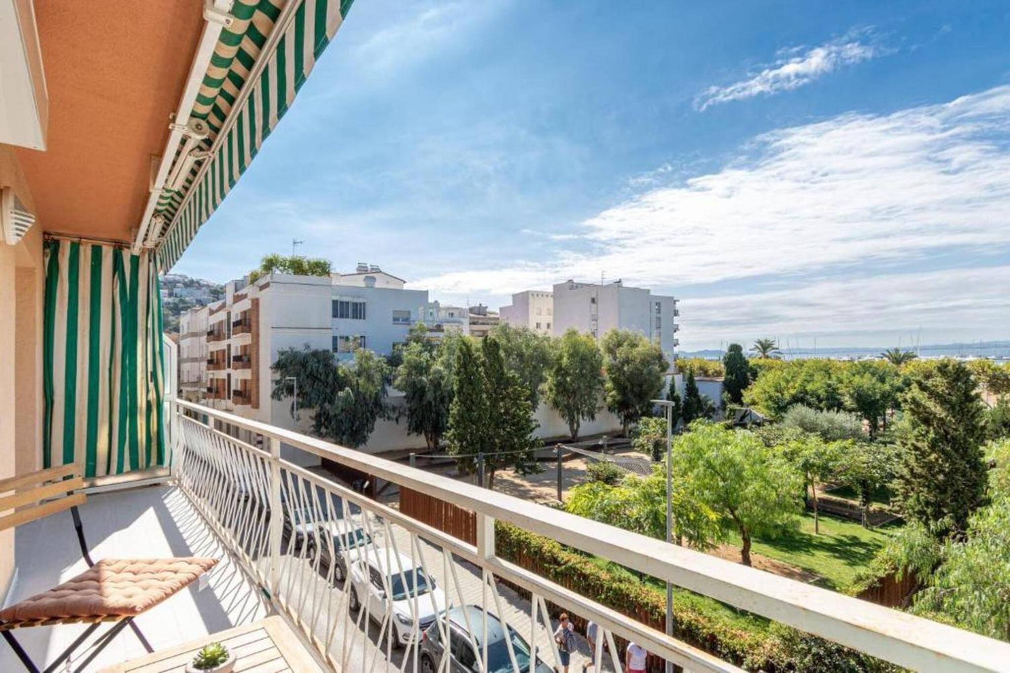 Apartamento Frente Al Mar Roses Buitenkant foto