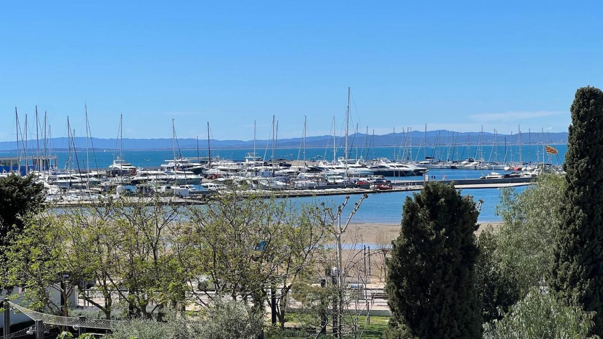 Apartamento Frente Al Mar Roses Buitenkant foto
